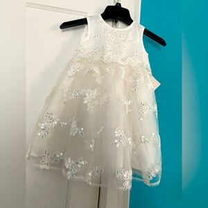 Blue Beri Boulevard dress little girl size 4T color white condición new